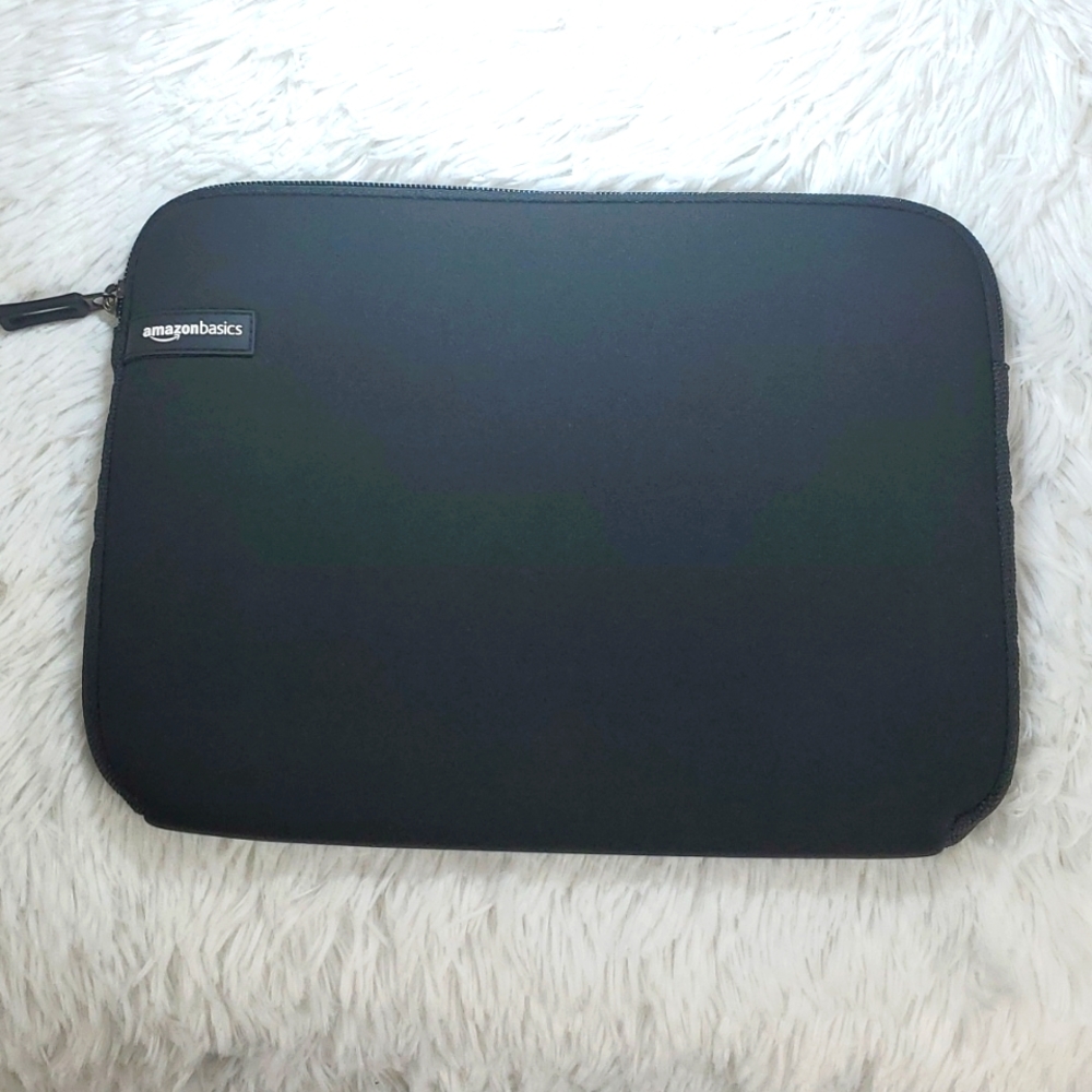 Amazon Basics Electronic Pouch